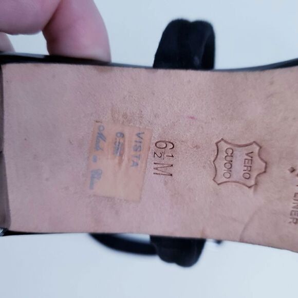 Donald J Pliner - Picture 6 of 6